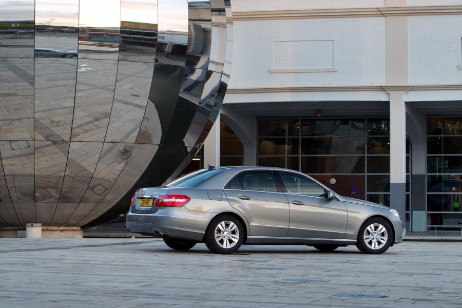  Mercedes-Benz E300 Hybrid Saloon 2012 года  (фото 56 из 58)